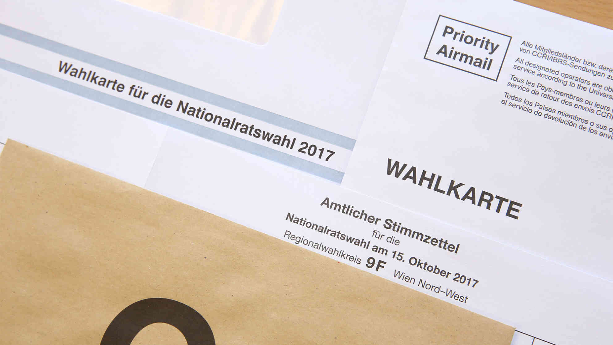 Nach Auszählung aller Stimmen, Briefwahlkuverts und Wahlkarten steht das komplette Ergebnis der österreichischen Parlamentswahlen 2017 fest. Foto: picture alliance | APA | picturedesk.com
