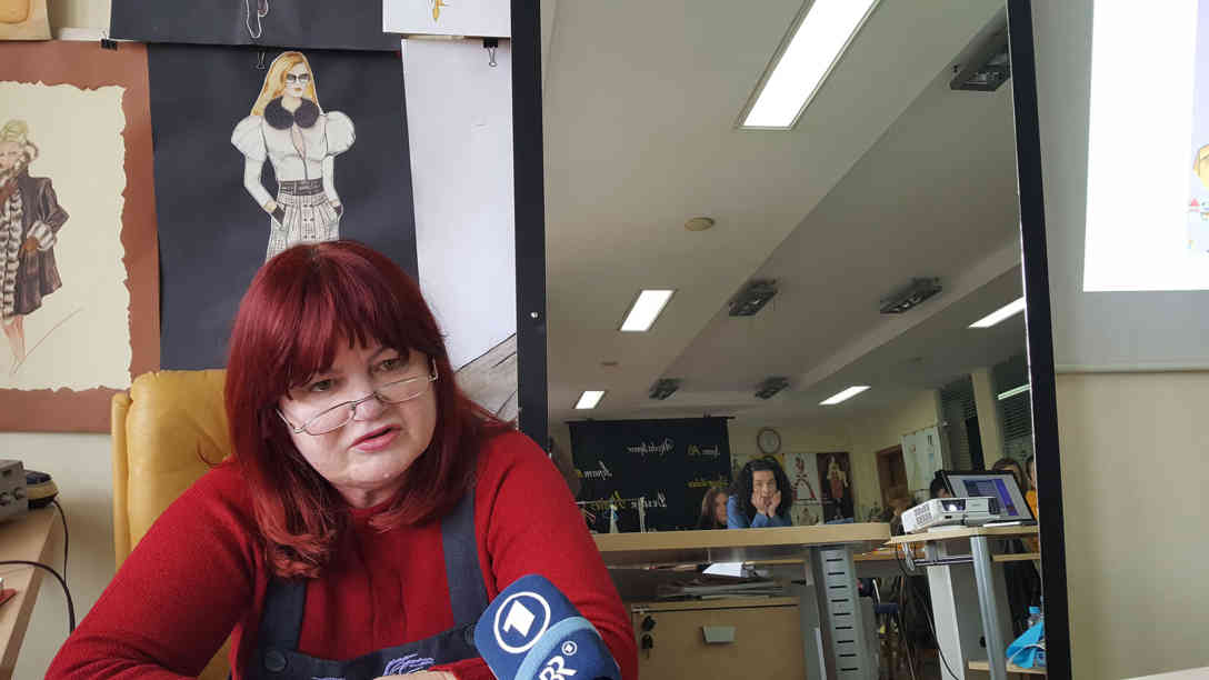 Edlira Zani in ihrer Modeschule in Tirana. Die Menschen waren geradezu ausgehungert nach Mode und Design. Foto: BR | Astrit Ibro