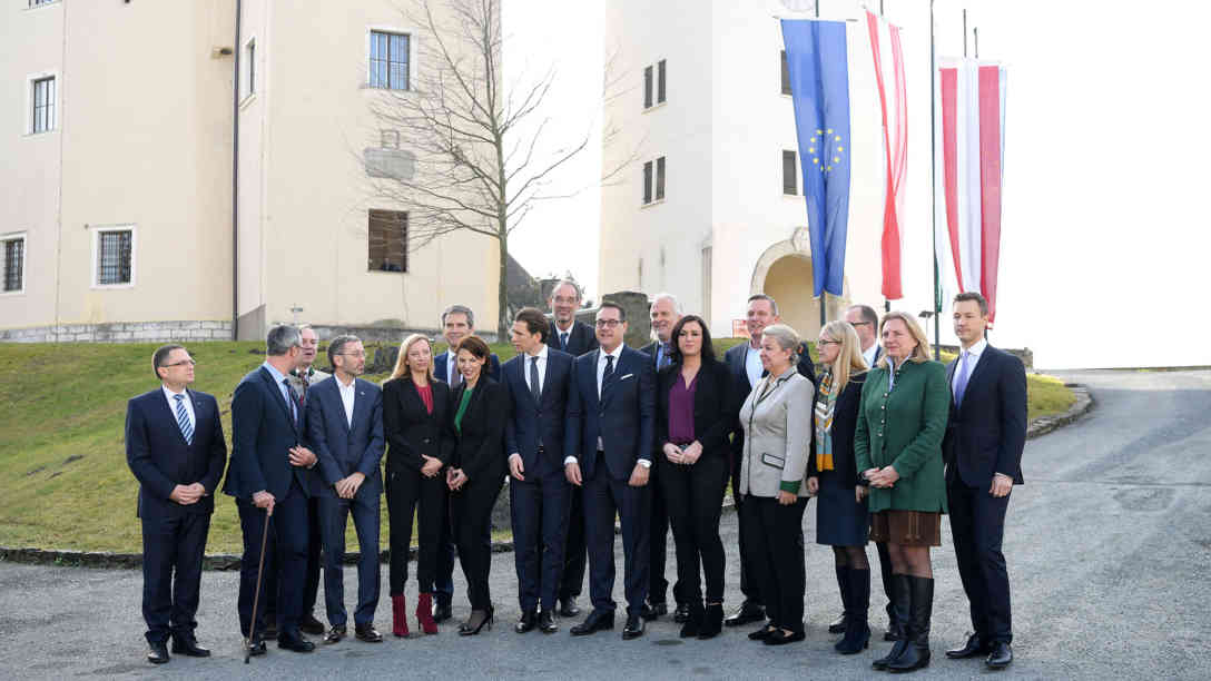 Mitglieder der neuen österreichischen Bundesregierung nehmen am Freitag, 5. Januar 2018 an der Regierungsklausur in Seggauberg teil. Foto: picture alliance | APA | picturedesk.com