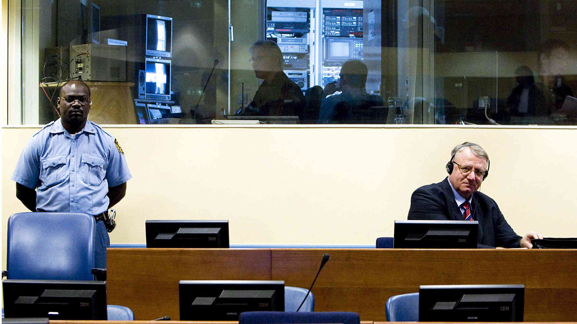 Vojislav Seselj am 6. März 2009 bei seinem Prozes vor dem ICTY. Foto: picture-alliance | dpa