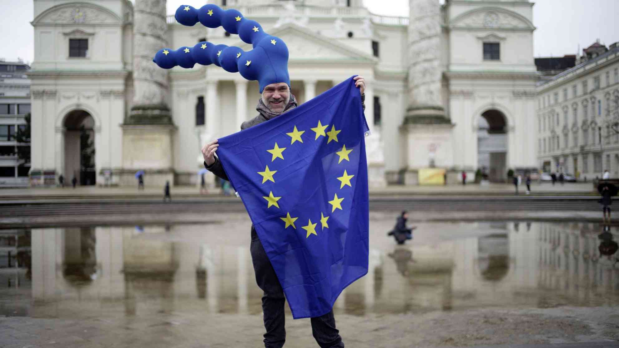 Servus Europa. Am 1. Juli 2018 übernimmt Österreich zum dritten Mal, nach 1998 und 2006, den Vorsitz im Rat der Europäischen Union. Foto: picture alliance | APA | picturedesk.com