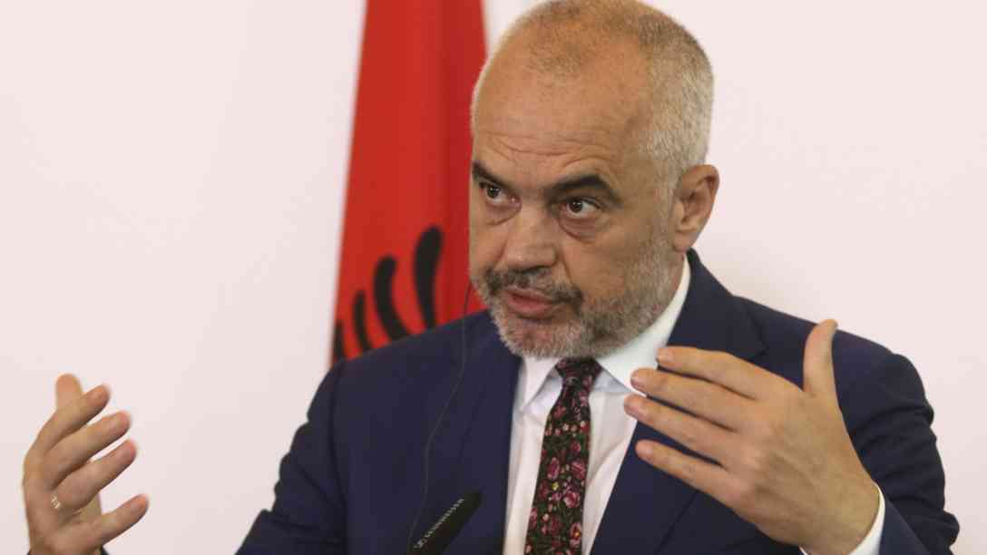 Der albanische Premierminister Edi Rama (R.) anlässlich seines Besuches bei Bundeskanzler Sebastian Kurz am 30. Mai 2018, im Bundeskanzleramt in Wien. Foto: picture alliance | AP Images