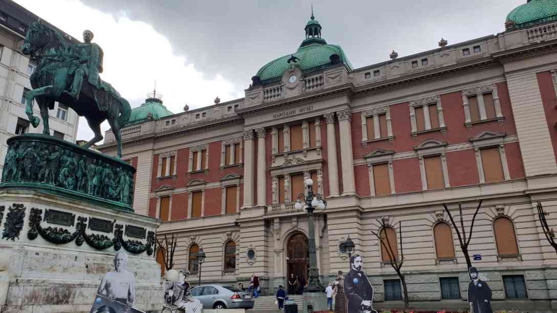 Im Unterschied zu den führenden europäischen Museen wird in Belgrad das Erbe dieser Region aufbewahrt. Trotz des lange geschlossenen Gebäudes und der fehlenden ständigen Ausstellung versuchte das Nationalmuseum als Institution durch thematische Ausstellungen und Gastauftritte in anderen Museen und Galerien im In- und Ausland präsent zu bleiben. Foto: BR | Dejan Stefanovic