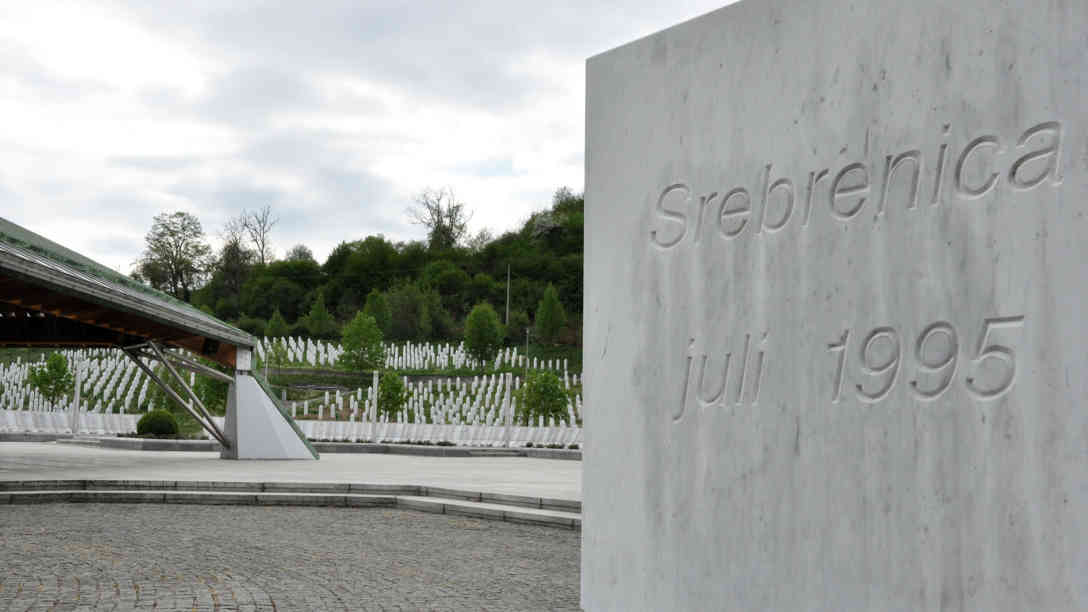 Die Gedenkstätte in Potocari nahe Srebrenica erinnert an die über 8.000 Opfer des Massakers. Foto: BR | Karin Straka