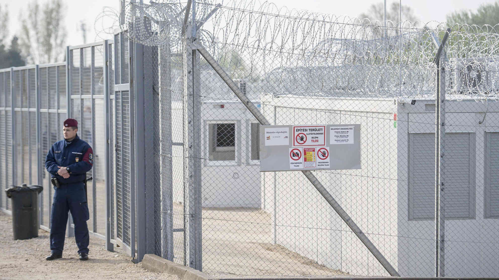 Transitzone bei Tompa im Südwesten Ungarns. Aufgenommen im April 2017. Foto: picture-alliance | AP Photo