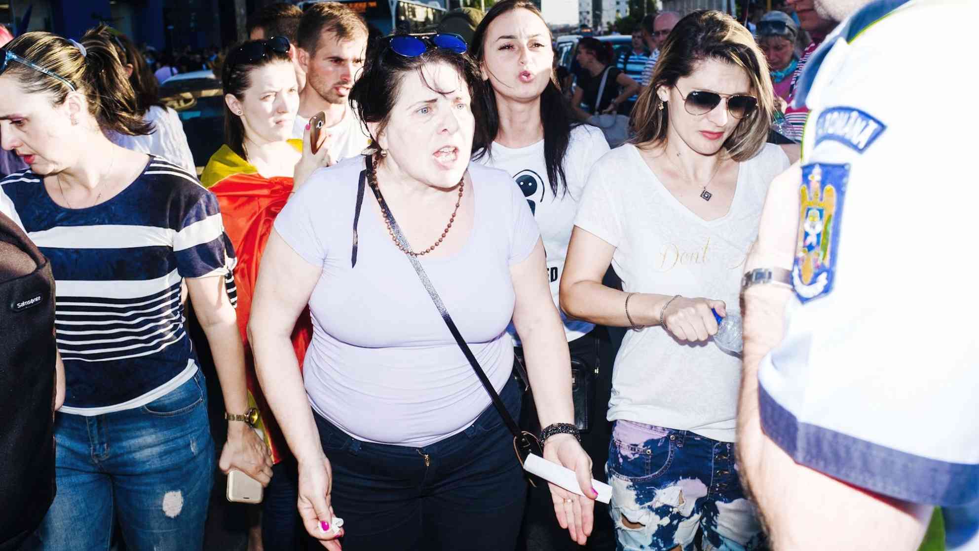 Die Demonstranten auf dem Siegesplatz in Bukarest sind wütend auf die sozialdemokratisch geführte Regierung und fordern lautstark ihren Rücktritt. Foto: BR | Srdjan Govedarica