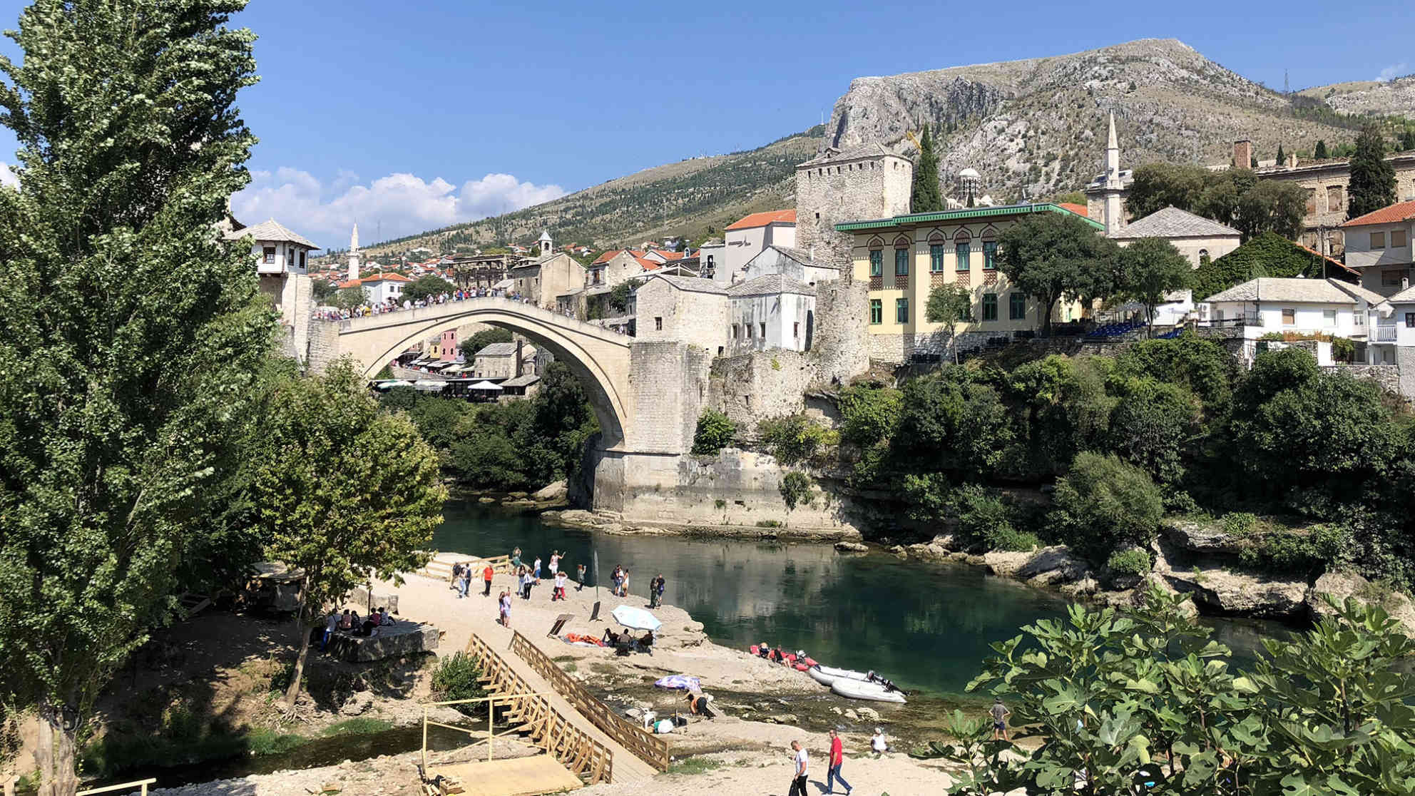 Das Wahrzeichen von Mostar – die wiederaufgebaute Brücke über die Neretva. Foto: BR | Clemens Verenkotte