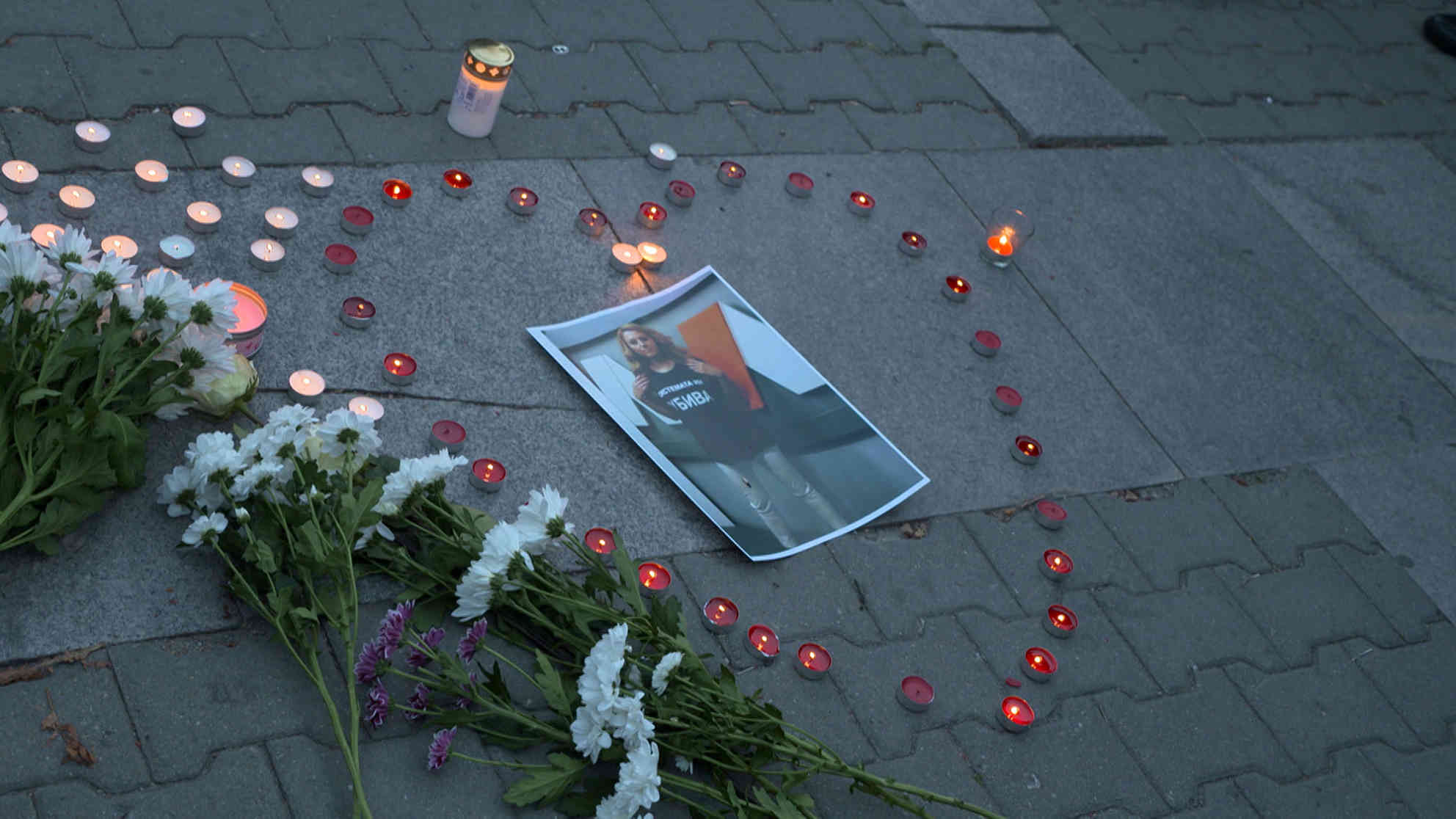 Andacht für die getoetete Journalistin Viktoria Marinowa. Foto: BR | Videostandbild | Tomislav Mihailov