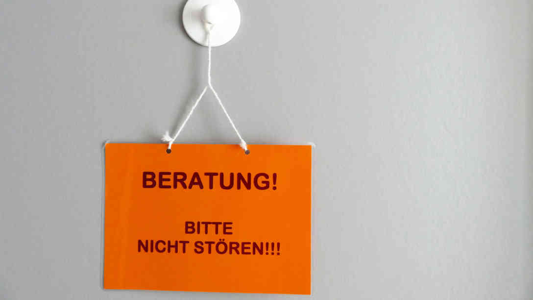 Der gemeinnützige Verein 'Frauen für Frauen' berät Frauen in kritischen Lebenslagen, macht Fortbildungen und Seminare für arbeitslose Frauen und Mädchen, sowie Prozessbegleitung. Foto: BR | Karin Straka