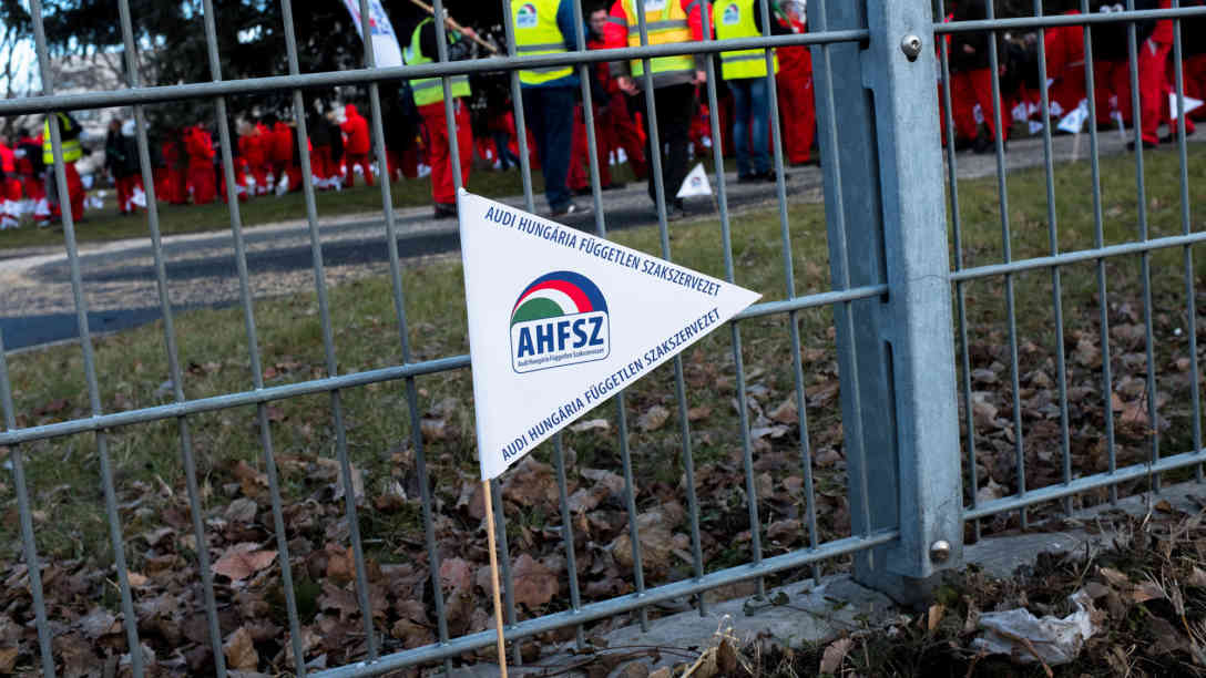 Zum Streik bei Audi in Györ hat die ‚unabhängige Gewerkschaft bei Audi Hungaria‘ aufgerufen. Sie vertritt rund 9.000 der 13.200 Mitarbeiter. Foto: BR | Srdjan Govedarica