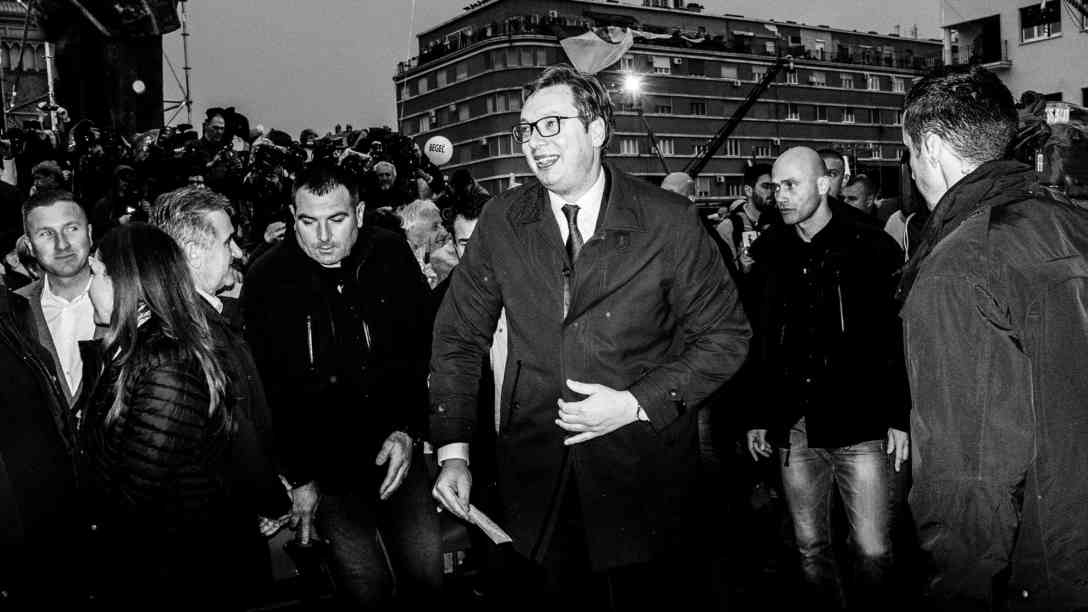Aleksandar Vucic tourt seit Wochen durch Serbien. Die Kampagne 'Die Zukunft Serbiens' ist seine Antwort auf die Demonstrationen die seit Dezember jede Woche gegen ihn stattfinden. Foto: BR | Srdjan Govedarica
