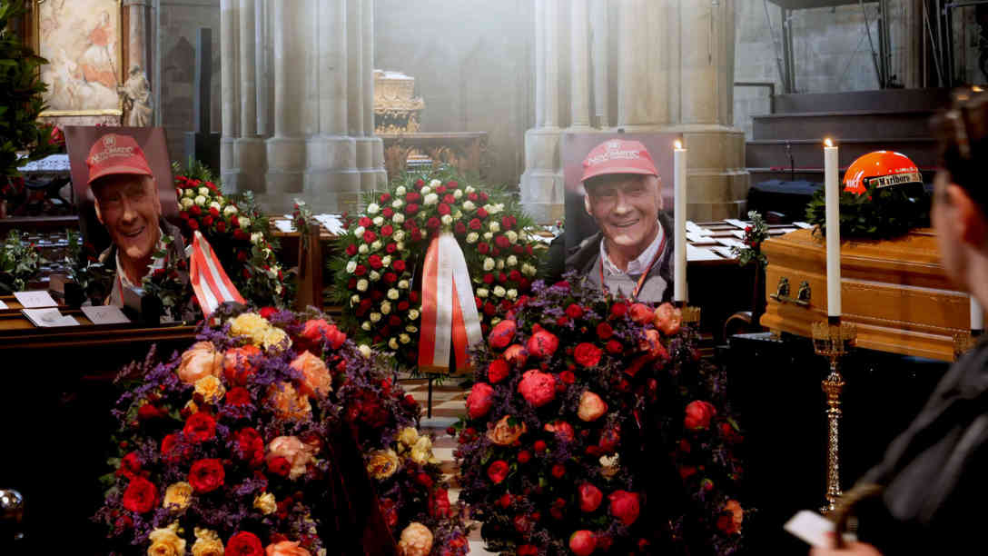 Fans und Freunde hatten heute Gelegenheit sich im Wiener Stephansdom von Niki Lauda zu verabschieden. Foto: BR | Vera Gasber