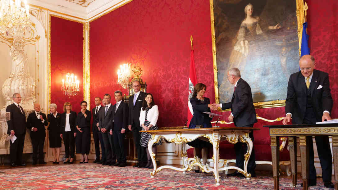 Freitag 31. Mai: Brigitte Bierlein gibt die Entscheidung für ihr Kabinett bekannt. Es besteht aus zwölf hohen Beamtinnen und Beamten. Foto: BR | Vera Gasber