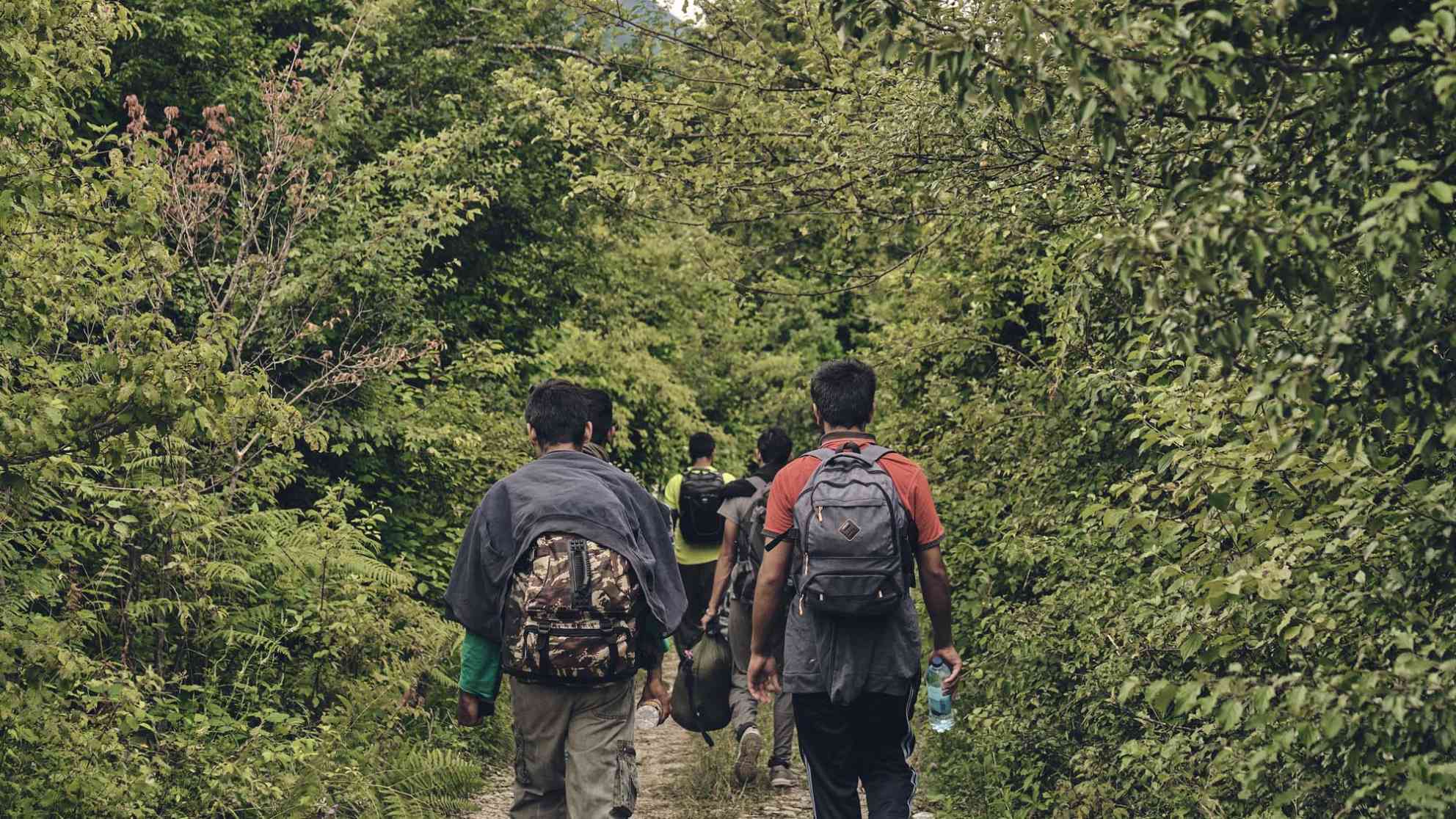 Über grüne Grenzen versuchen die Menschen ohne gültige Papiere in die EU zu gelangen. Vor allem an der kroatischen Grenze kommt es laut Menschenrechtsorganisationen zu massiver Polizeigewalt und illegalen Abschiebungen. Foto: BR | Daniel Dzyak