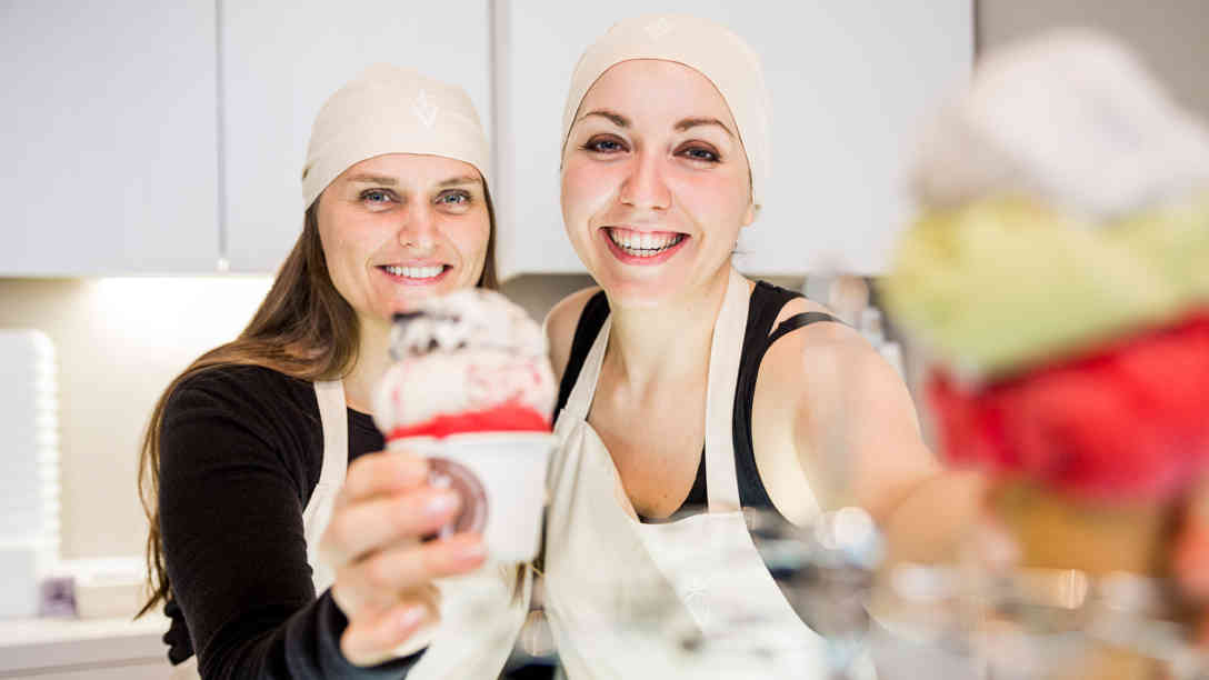 Susanna Paller und ihre Schwester Cecilia Havmöller gründeten 2013 gemeinsam Veganista. Mittlerweile haben sie 9 Shops in Wien und Umgebung. Foto: Susanna Paller / Cecilia Havmöller