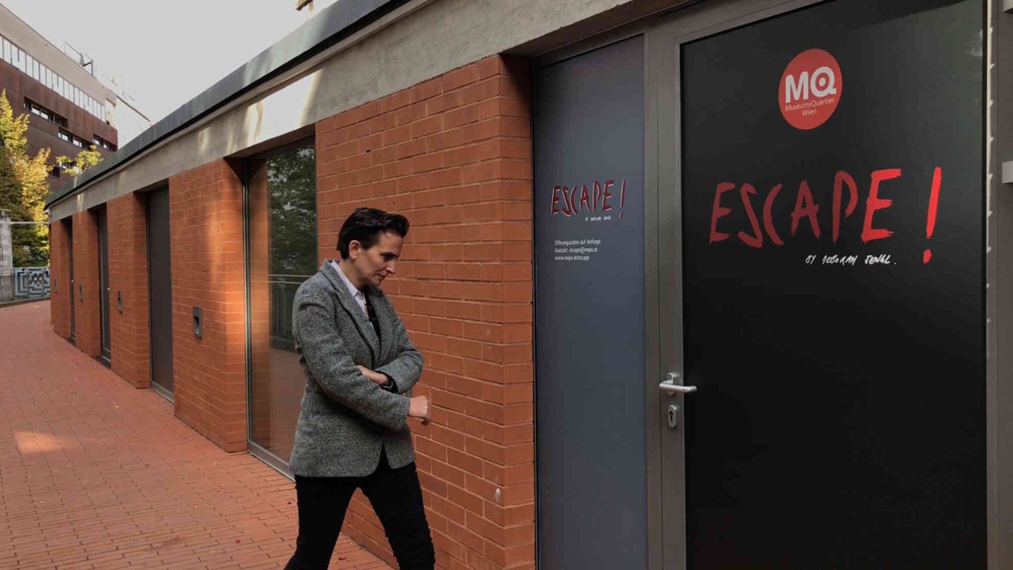 Das Kunstprojekt 'Escape!' von Deborah Sengl kann im Wiener Museumsquartier besucht werden. Foto: BR | Karin Straka