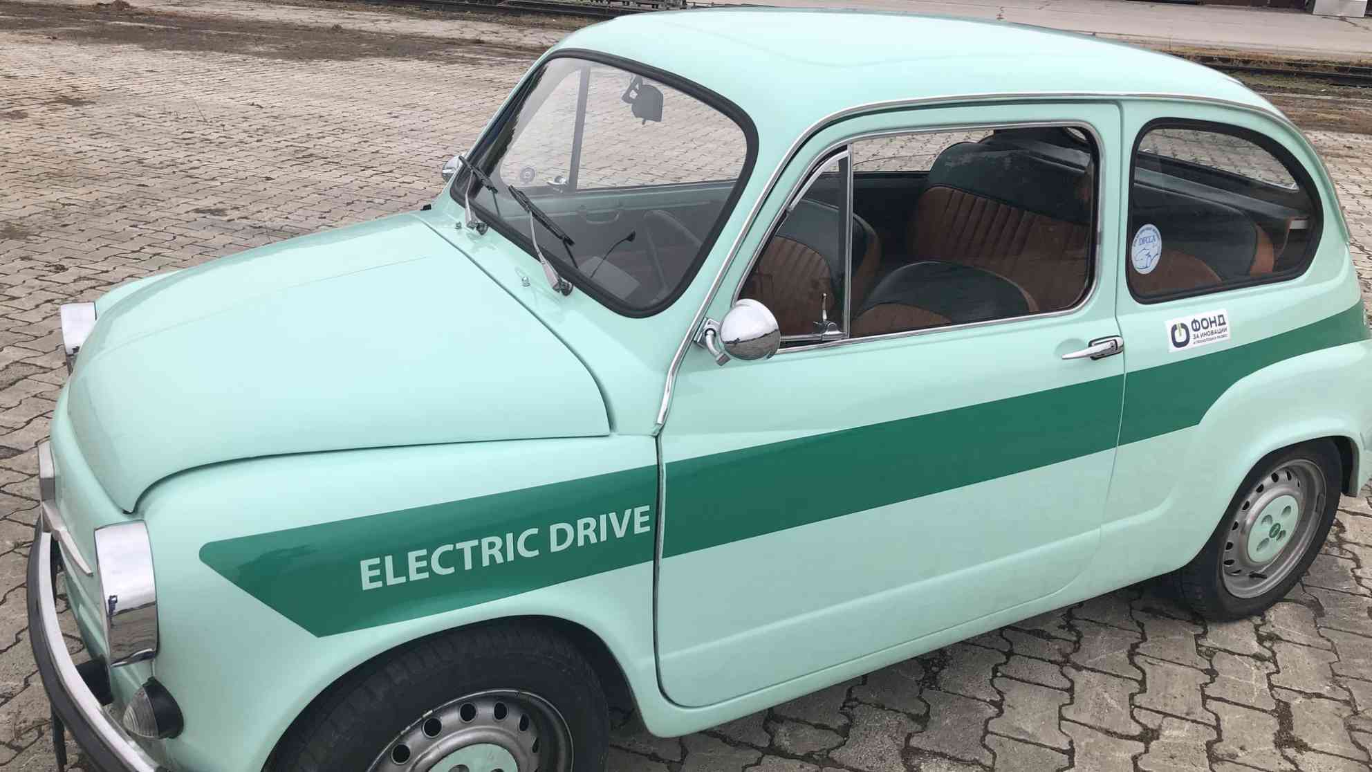 Der erste E-FIĆO. Im Oktober 2018 haben Mile Kitanovski und sein Team den ersten serienreifen Umbau eines Zastava 750 zum Elektro-Auto auf die Straße gebracht. Foto: BR | Sasko Golov