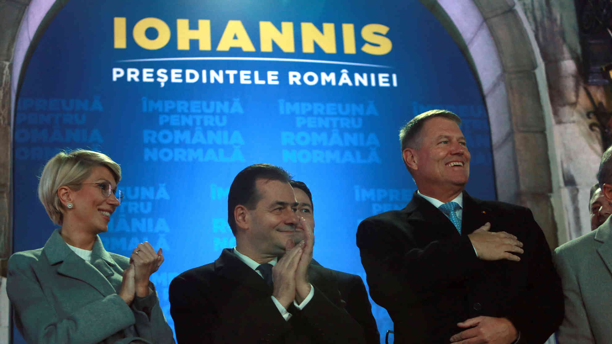 Rumäniens neuer und alter Präsident Klaus Iohannis nach den ersten Exit-Polls der Stichwahl am 24.11.2019 in Bukarest. Foto: picture alliance / Photoshot