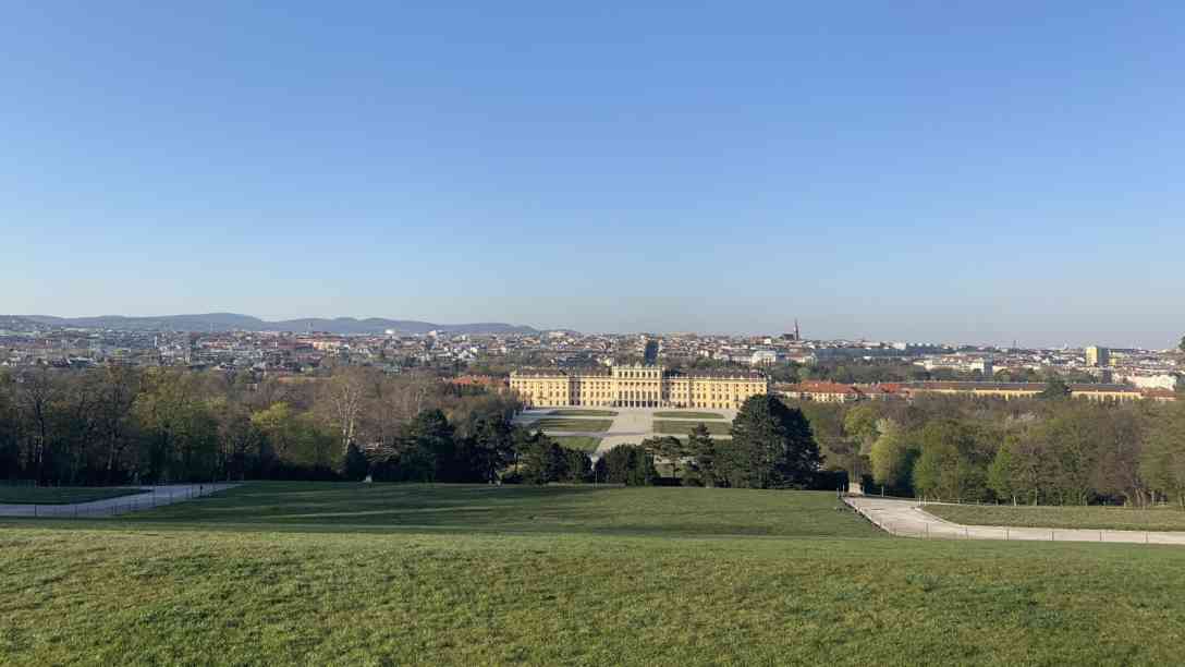 Bereits seit dem 17. März ist der Schlosspark Schönbrunn wegen der Coronavirus-Pandemie geschlossen, wie auch alle anderen Bundesgärten in Wien. Eine Maßnahme, die für viel Kritik gesorgt hat. Foto: BR | Christian Limpert