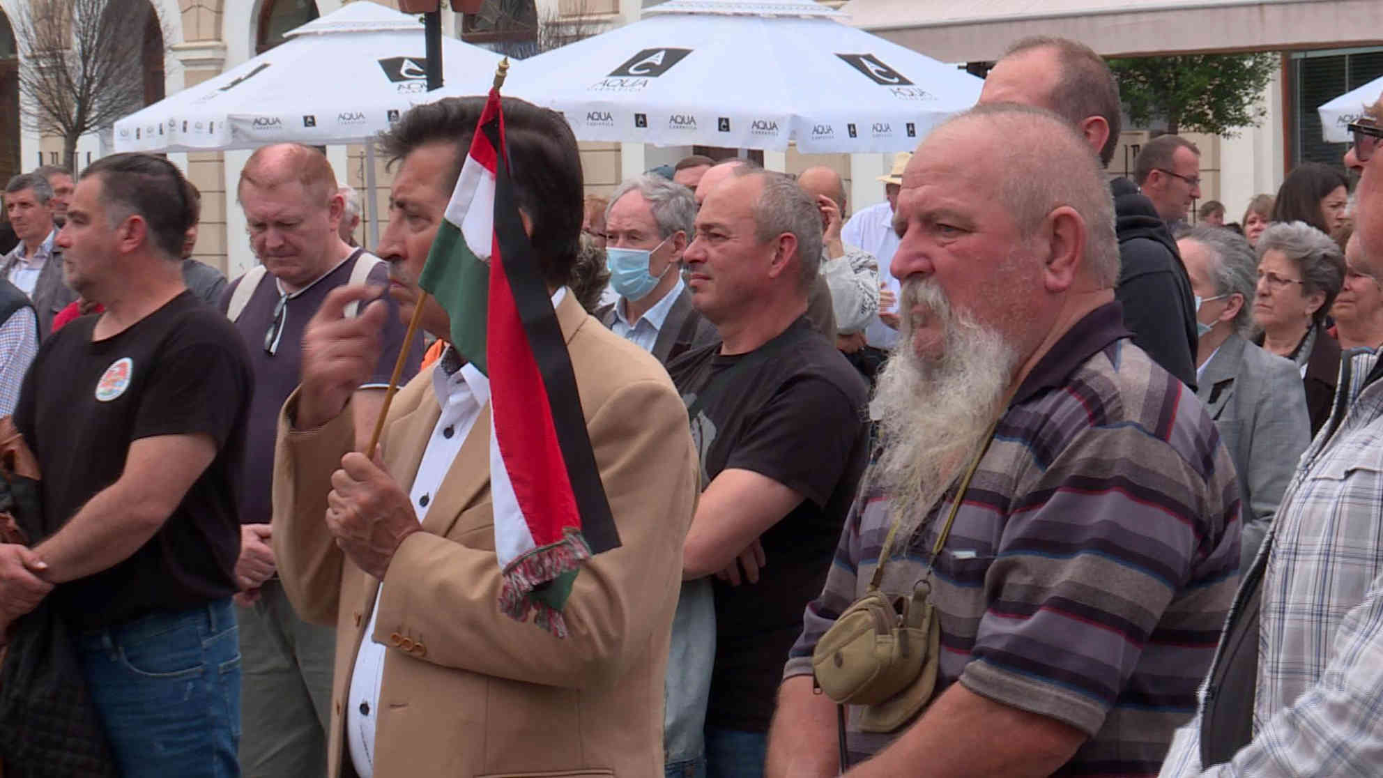 Mit über 1,2 Millionen die größte Minderheit in Rumänien: Szeklerinnen und Szekler, hier bei einer Gedenkveranstaltung im rumänischen Sfantu Gheorghe. Foto: BR | Videostandbild