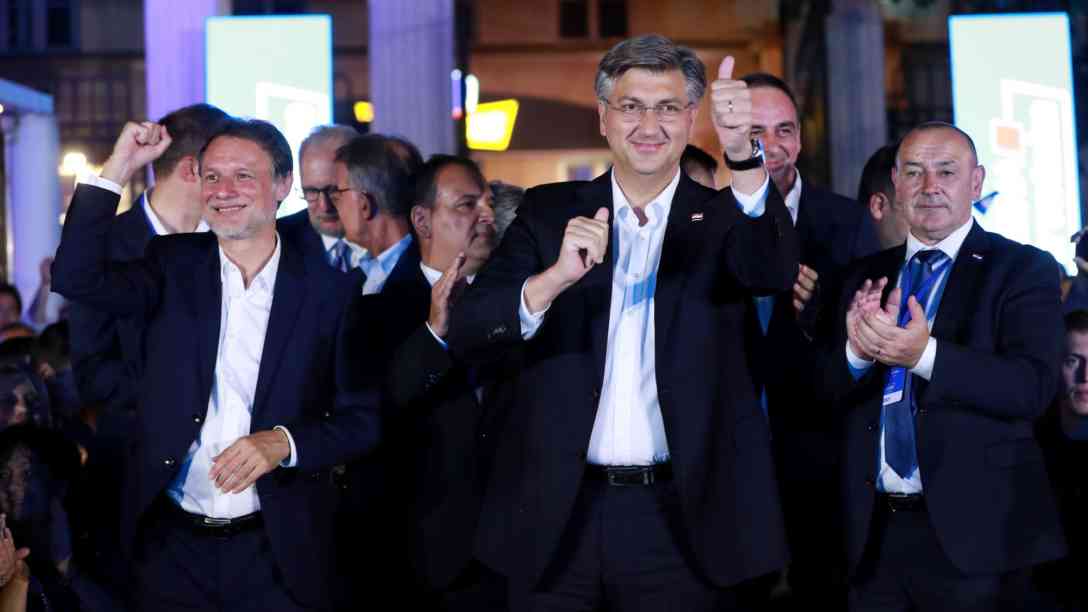 Der kroatische Premierminister und Parteivorsitzender der HDZ Andrej Plenkovic, feiert seinen klaren Sieg bei den Parlamentswahlen am 05.07.2020. Foto: picture alliance | dpa