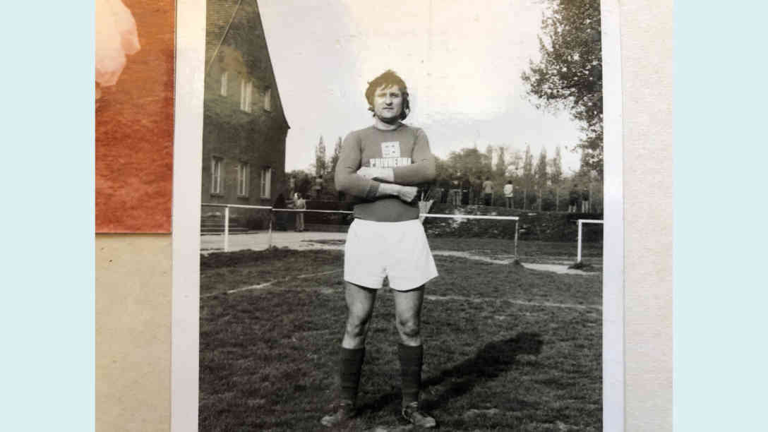 Niko Mijatovic kam 1971 aus Jugoslawien nach Österreich. Seine Liebe zum Fußball hat ihm beim ankommen sehr geholfen. Foto: Privat