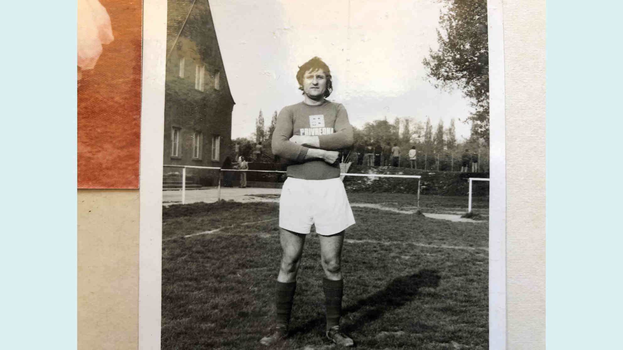Niko Mijatovic kam 1971 aus Jugoslawien nach Österreich. Seine Liebe zum Fußball hat ihm beim ankommen sehr geholfen. Foto: Privat