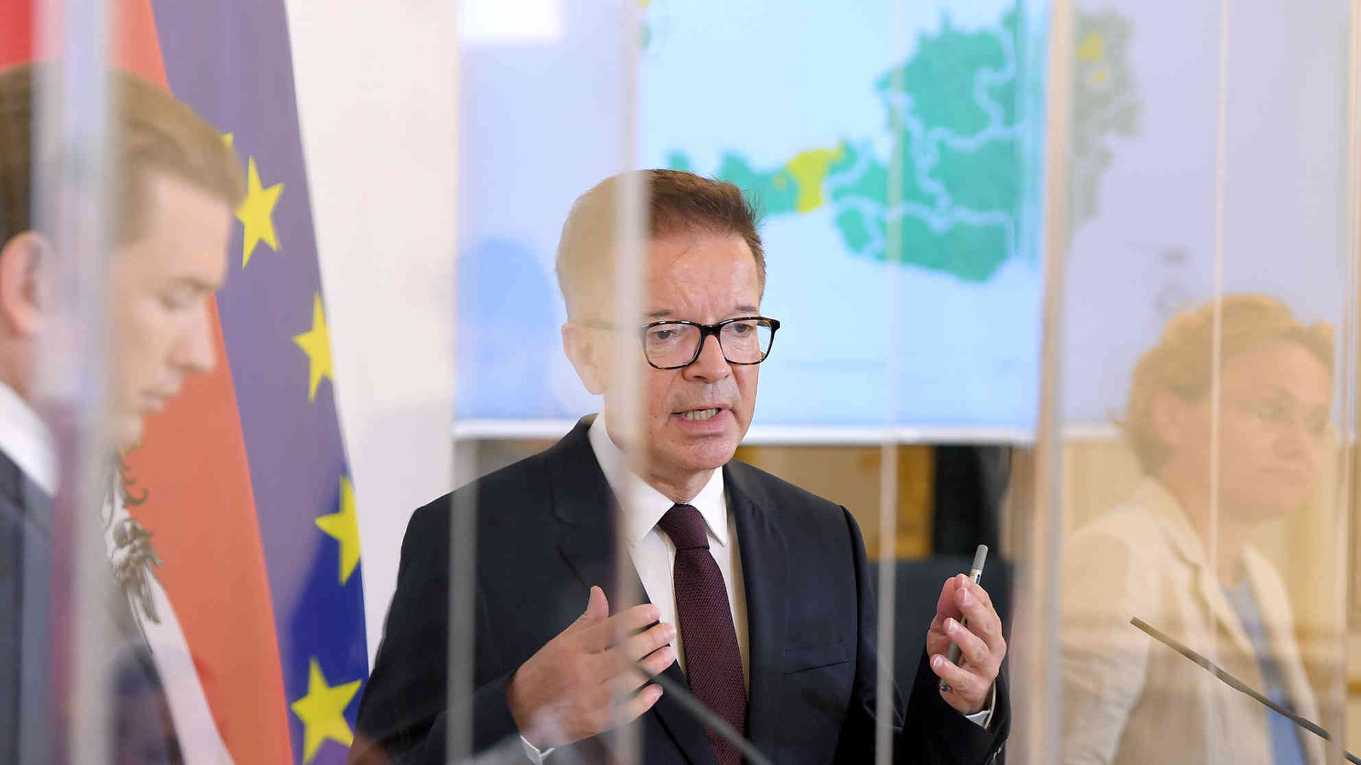 (v.l.) Bundeskanzler Sebastian Kurz (ÖVP), Gesundheitsminister Rudolf Anschober (G) und Daniela Schmid (AGES) im Rahmen einer PK zur Corona-Ampel am Freitag, 11. September 2020, in Wien. Foto: picture-alliance | APA | picturedesk.com