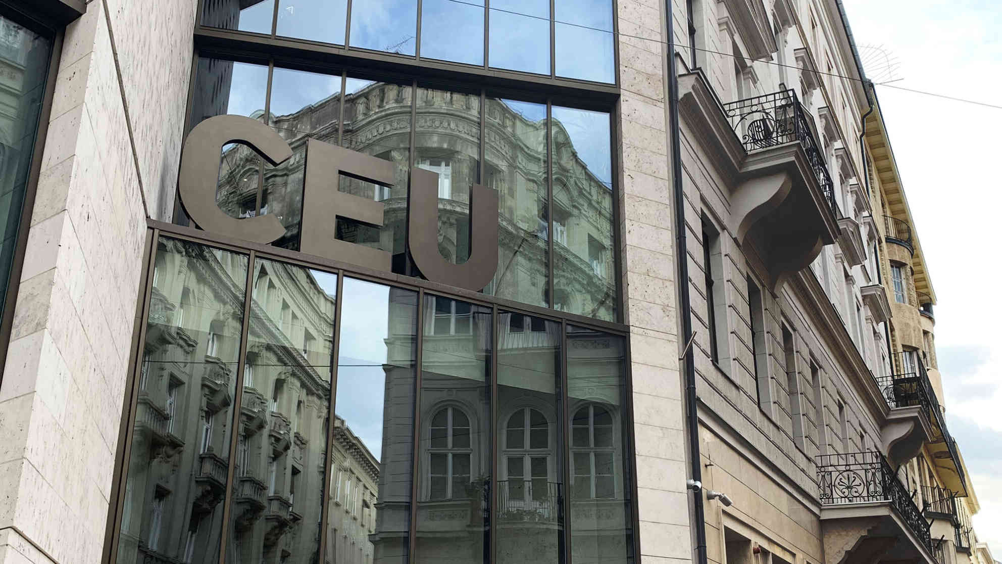 Im Jahr 2018 verkündete die Central European University (CEU) den Umzug nach Wien aufgrund des ungarischen Hochschulgesetzes, das nun vom Europäischen Gerichtshof als gegen EU-Recht verstoßend eingestuft wurde. Foto: BR | Christian Limpert