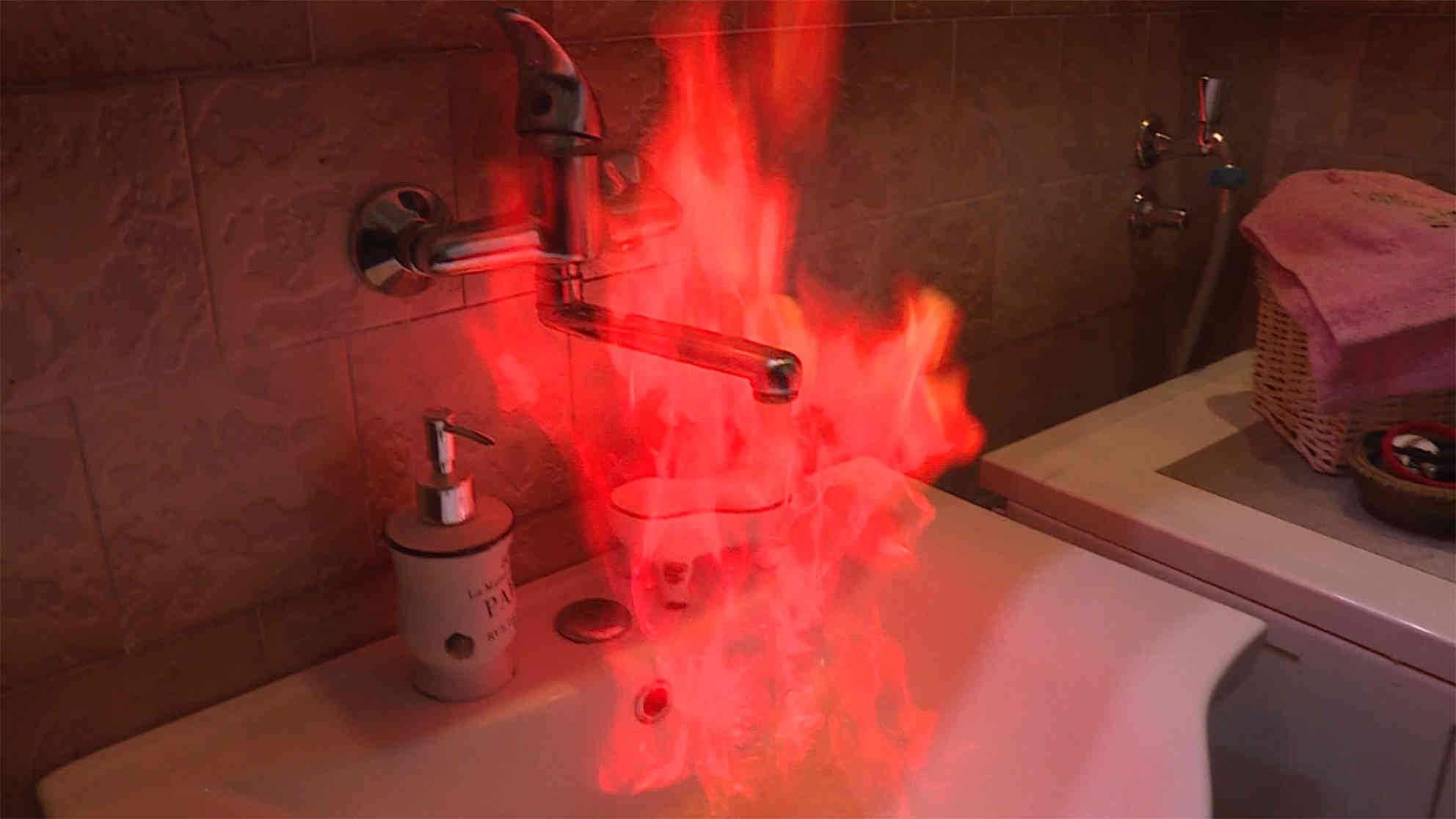 Brennendes Wasser in Nordserbien. Foto: BR