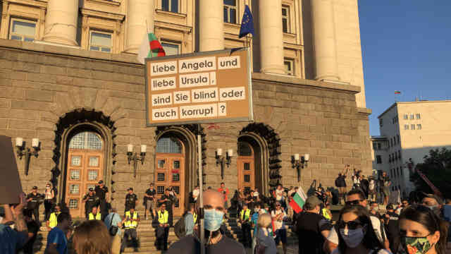 Die Regierungsgegner kritisieren immer wieder auch die Rolle der EU und Deutschlands. Sie wünschen sich mehr Kontrolle aus Brüssel z.B. bei den EU-Mitteln für Bulgarien. Foto: BR | Camelia Ivanova